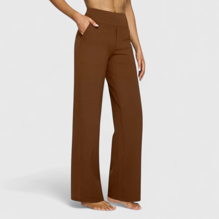 Pantalones elegantes Hilary de Isabel y Miguel Madrid, en color neutro, con diseño moderno y ajuste cómodo para mujer.