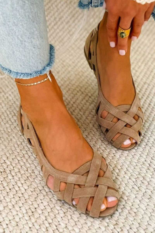 Sandalias planas trenzadas de colores Venezia™ de Isabel y Miguel Madrid, con diseño cómodo y estilo vibrante para verano.