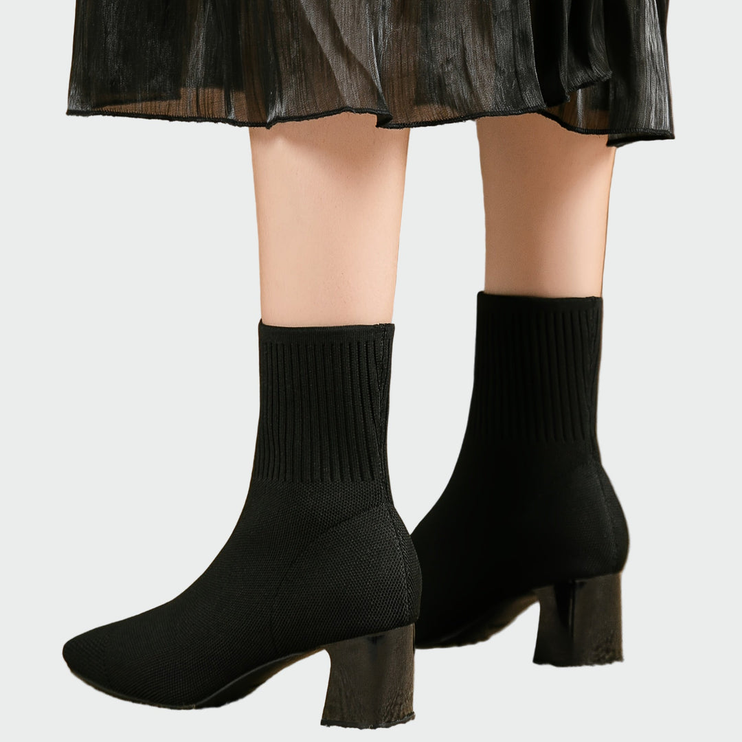 Alejandra | Botas Ortopédicas Tejidas en Beige Suave - Carlos Hernández Madrid