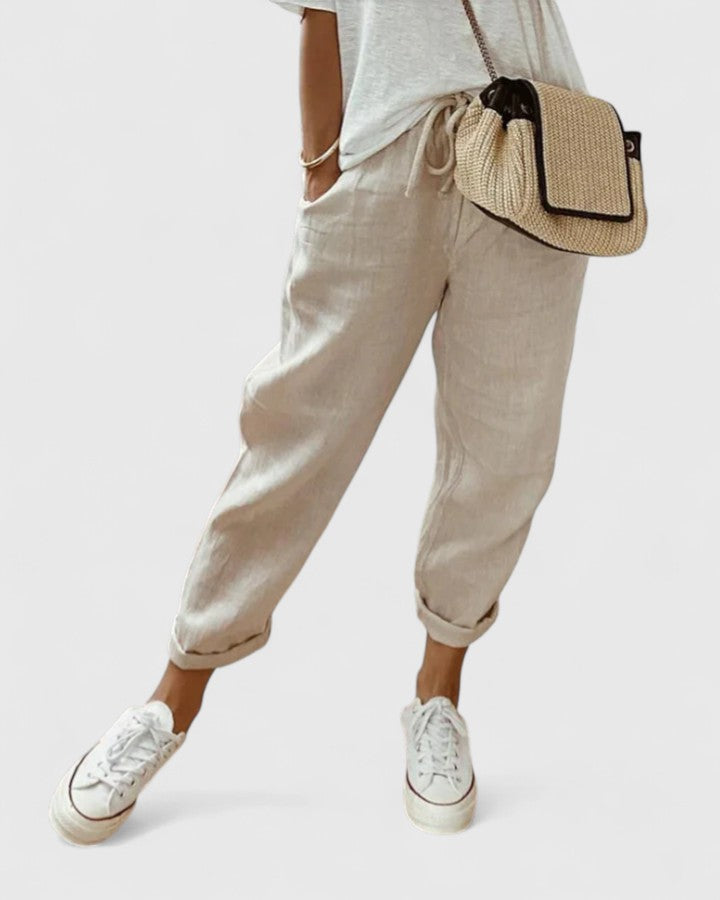 Pantalones chic Dhalianette de Isabel y Miguel Madrid en color neutro, con diseño moderno y elegante para mujer.