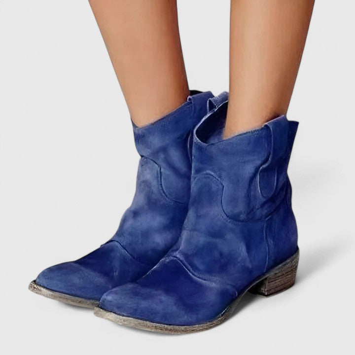 Kylenrah | Elegantly Styled Boots - Carlos Hernández Madrid