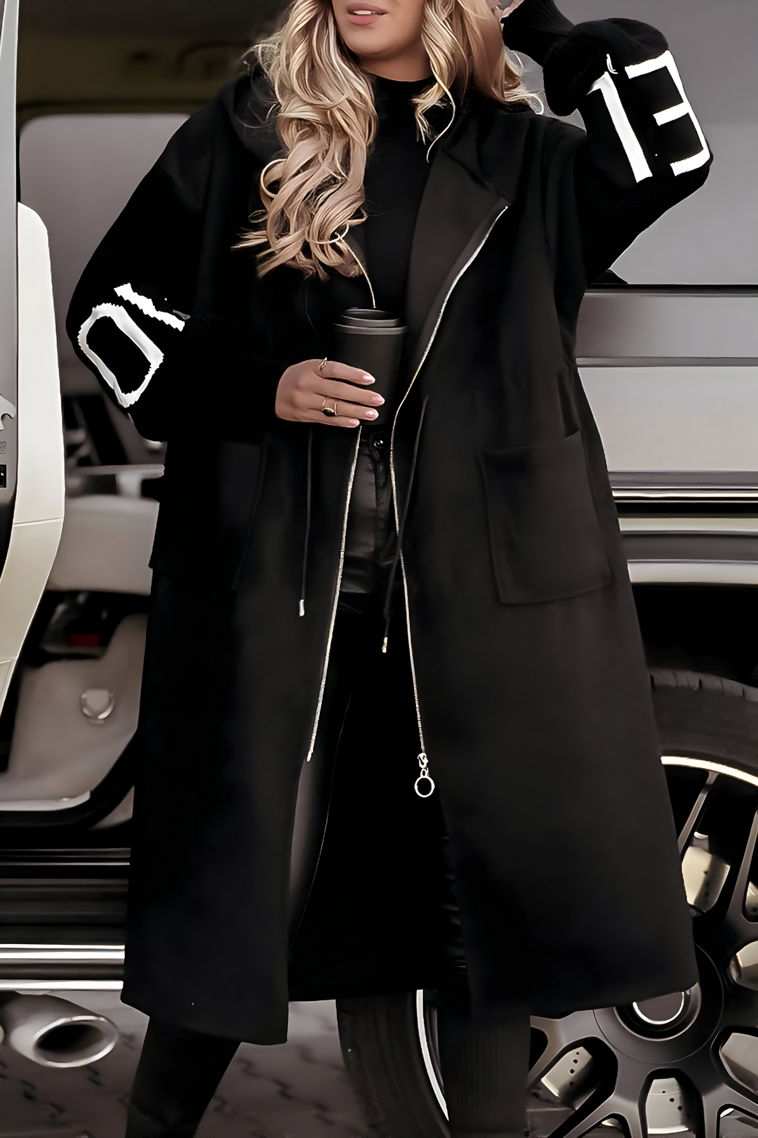 Elena | Chaqueta de mujer con mangas de punto y capucha - Carlos Hernández Madrid