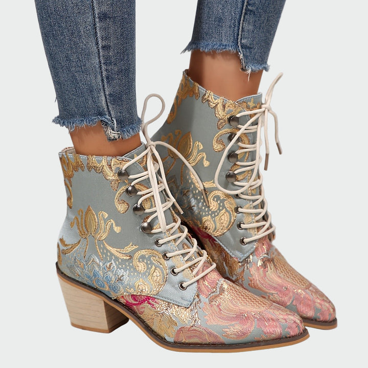 Sandra | Botines de Cuero con Elegantes Flores Brillantes - Carlos Hernández Madrid