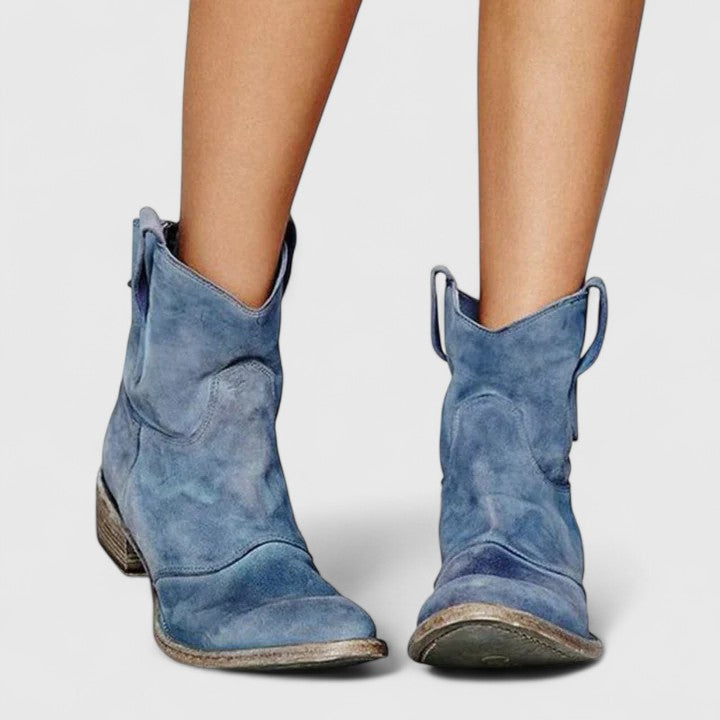 Kylenrah | Elegantly Styled Boots - Carlos Hernández Madrid