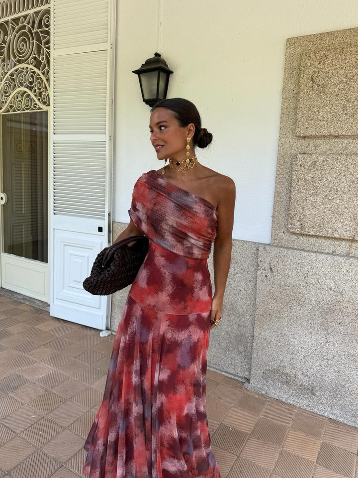Vestido largo con escote a hombros descubiertos en tonos acuarela