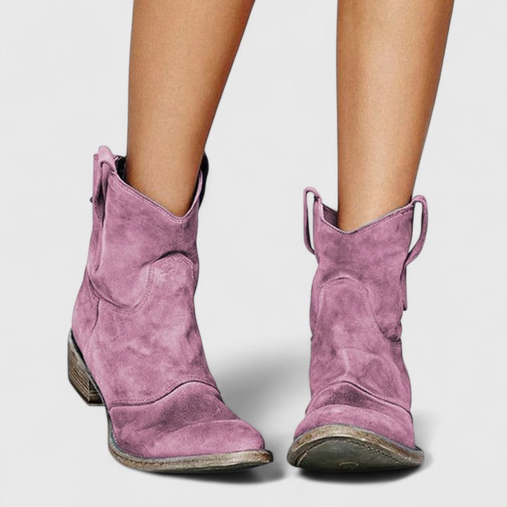 Kylenrah | Elegantly Styled Boots - Carlos Hernández Madrid