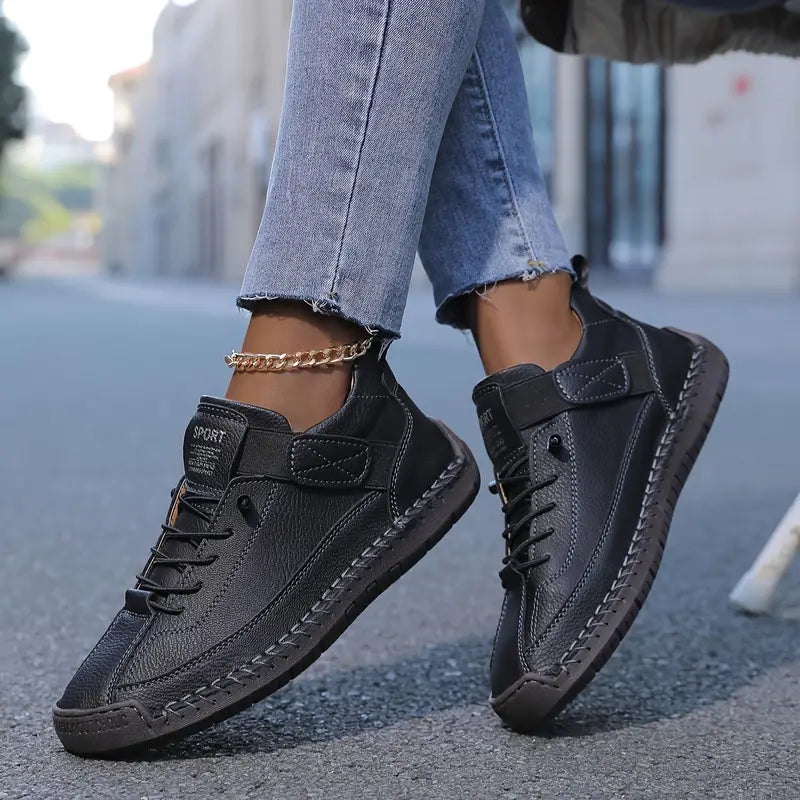 Saela | Ortopedic Sneakers - Carlos Hernández Madrid