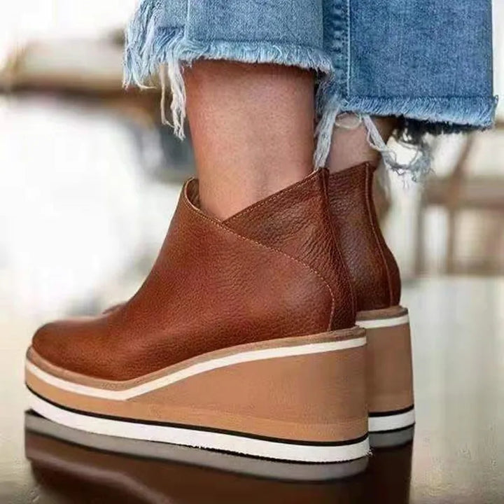 Catalina | Bota Elegante De Cuero Con Tacón Cómodo - Carlos Hernández Madrid