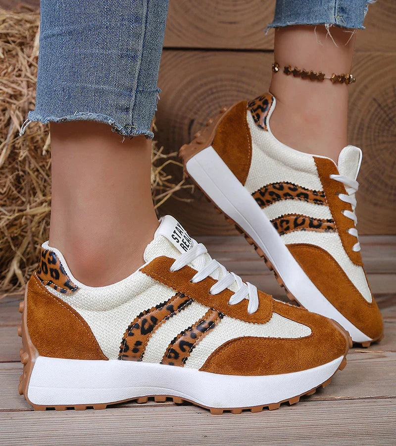 Isabel y Miguel Madrid DELACROIX Baskets Ergo Confort featuring woven design and comfortable footbed, suitable for casual wear.