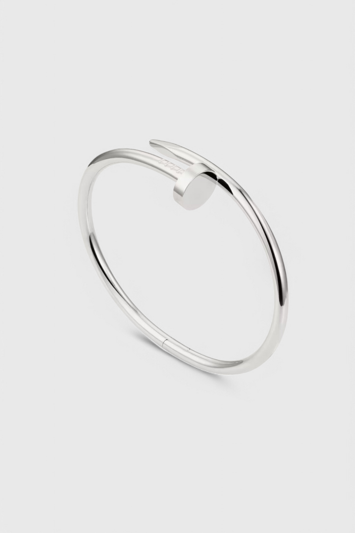 Pulsera Minimalista Inspirada en Clavos de Plata Esterlina - Carlos Hernández Madrid