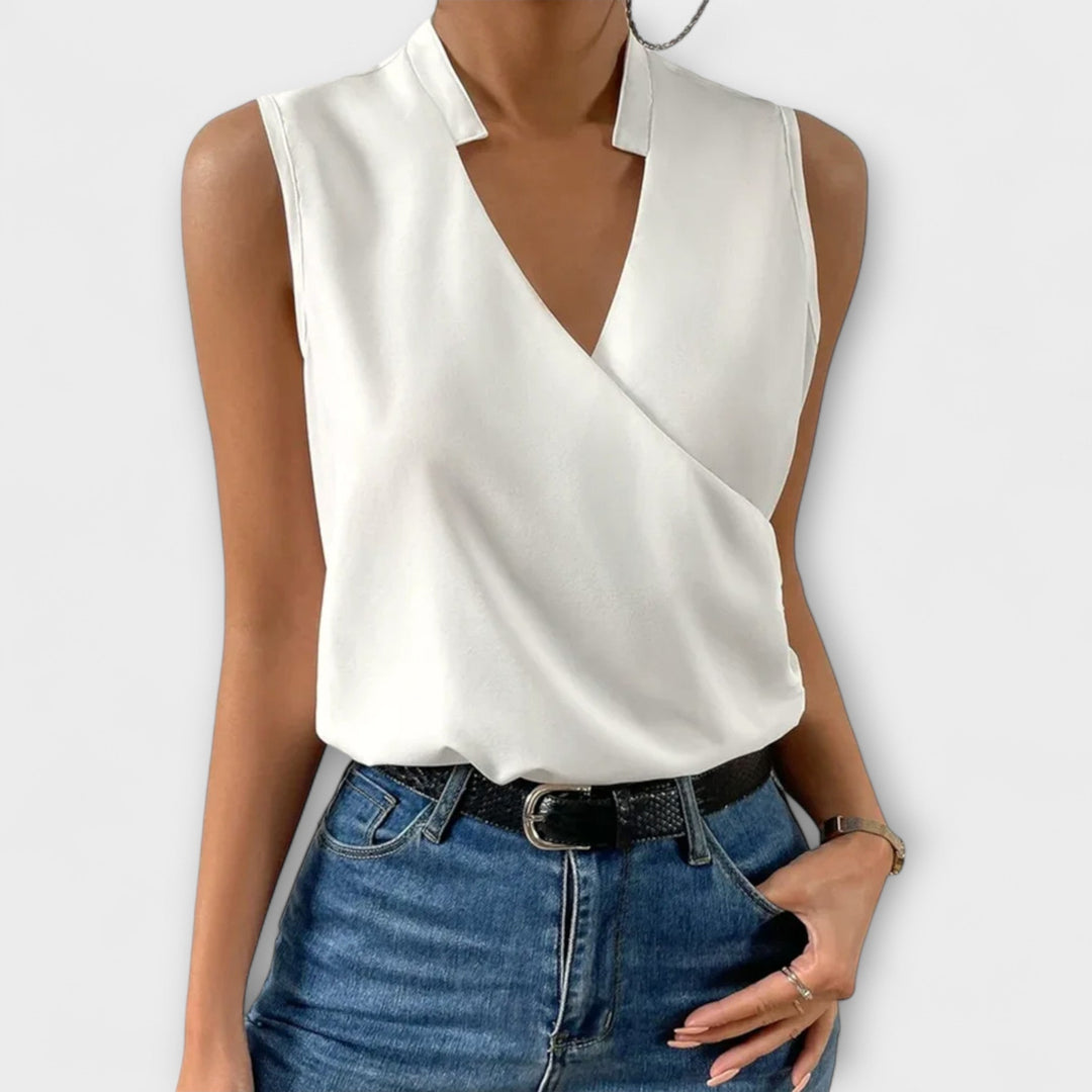 Loretta women’s sleeveless V-neck top by Isabel y Miguel Madrid, featuring a casual summer print in white.