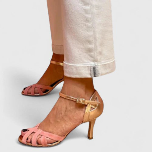 Tacones ortopédicos Rosa™ de Isabel y Miguel Madrid, calzado cómodo y elegante para soporte y estilo.