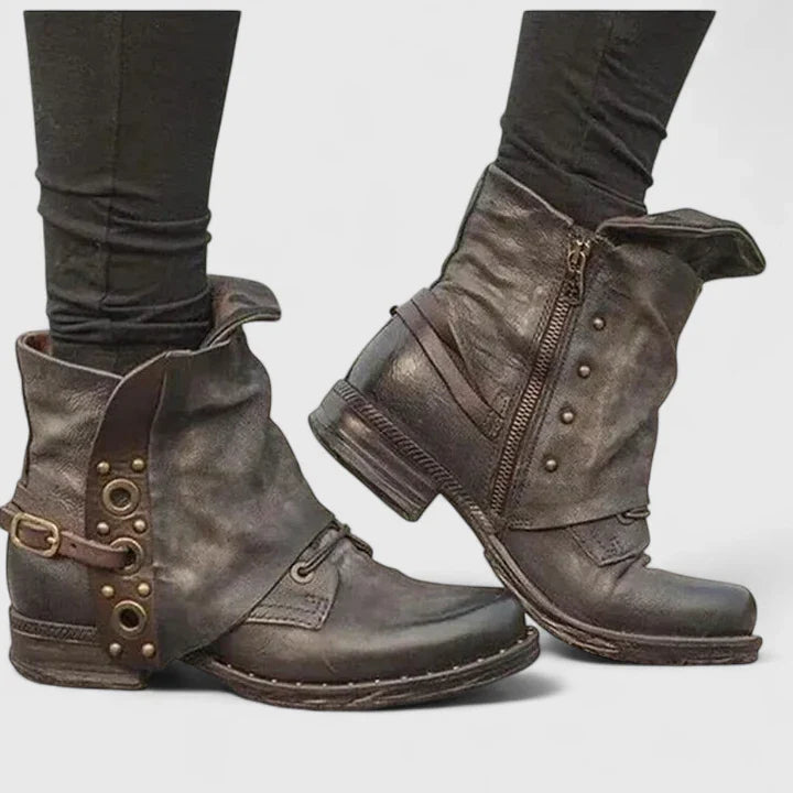 Mayzheen | Ortopedic Boots - Carlos Hernández Madrid