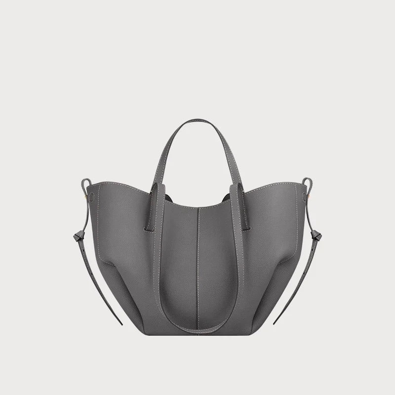 Bolso tote Freja con alas y plisados - Carlos Hernández Madrid