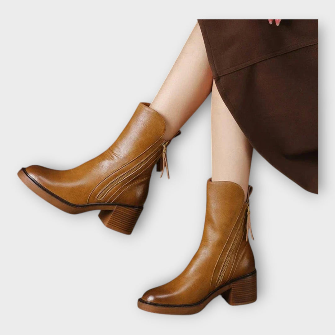 Ángela | Botines Elegantes con Detalle de Cierre - Carlos Hernández Madrid