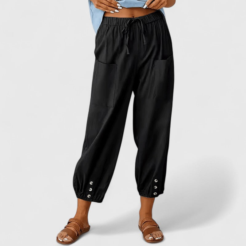 Pantalones anchos de verano para mujer de Isabel y Miguel Madrid, diseño elegante y fresco en tonos claros.