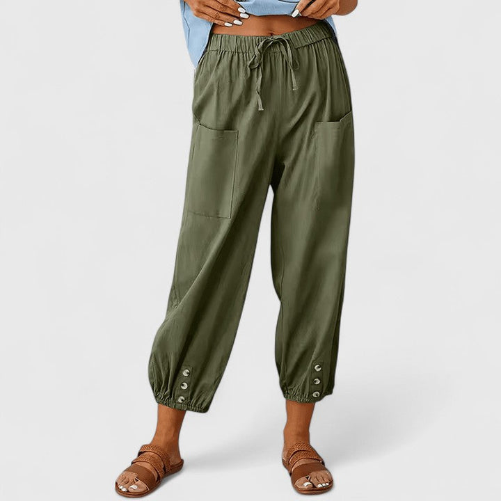 Pantalones anchos de verano para mujer de Isabel y Miguel Madrid, estilo elegante y cómodo, en color claro.