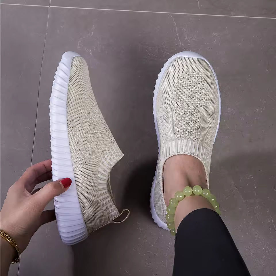 Crisbetha | Ortopedic Sneakers - Carlos Hernández Madrid