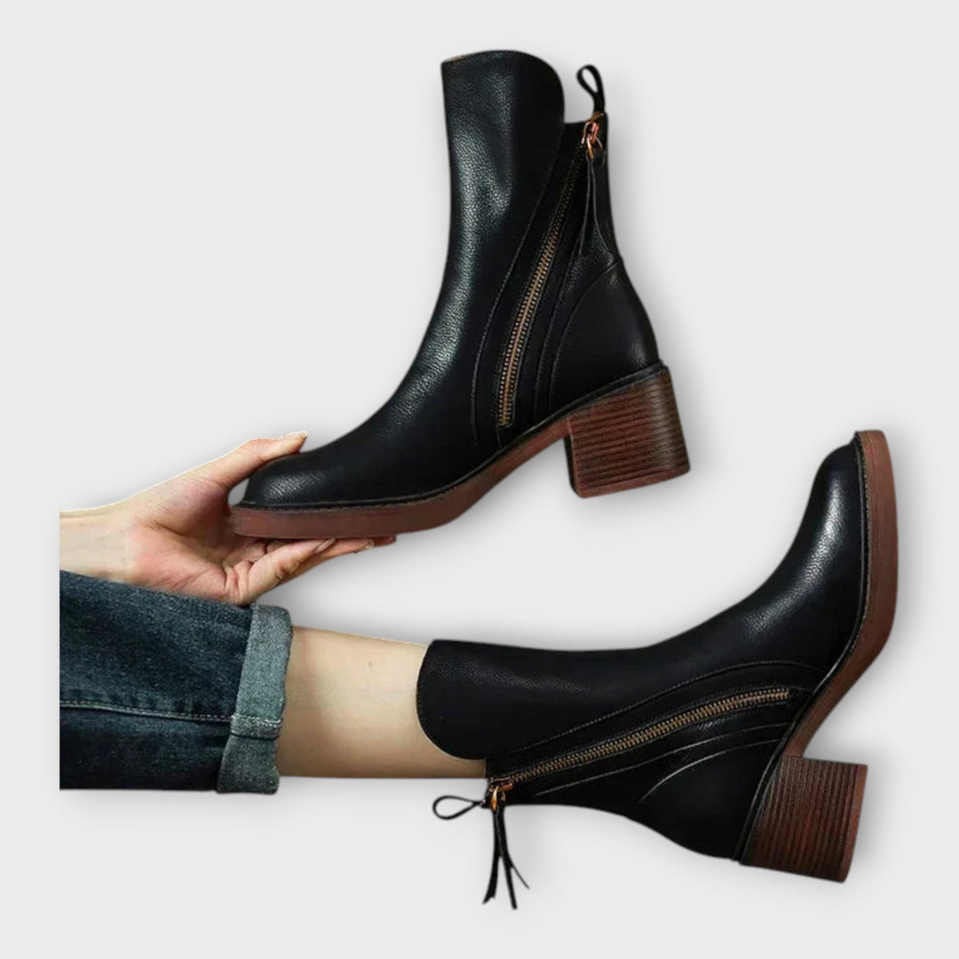 Ángela | Botines Elegantes con Detalle de Cierre - Carlos Hernández Madrid