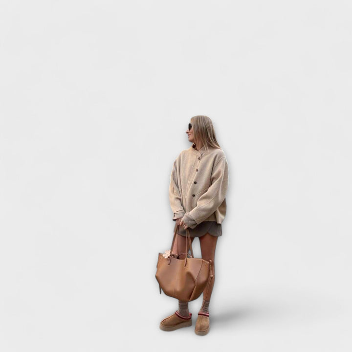 Brown vintage tote bag from Isabel y Miguel Madrid's Olivia collection, featuring a spacious design and classic style.