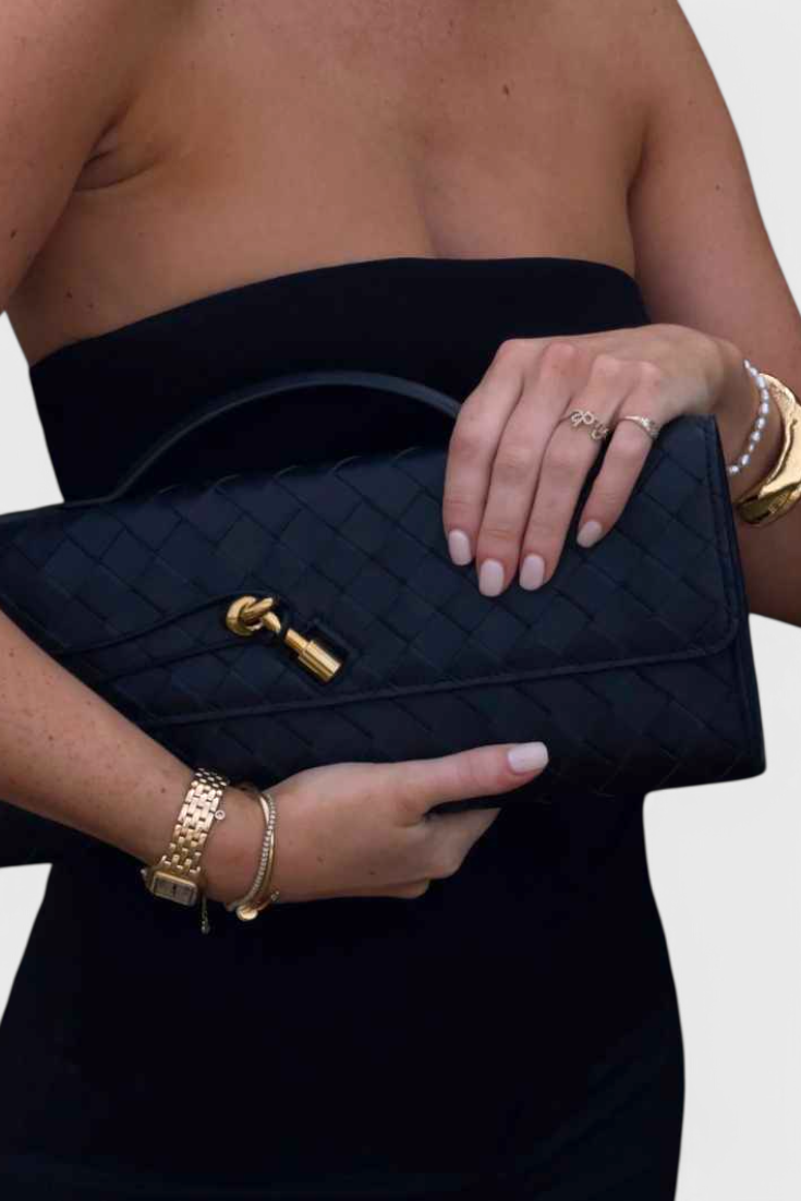 Melanie | Clutch con Detalle de Nudo Dorado - Carlos Hernández Madrid