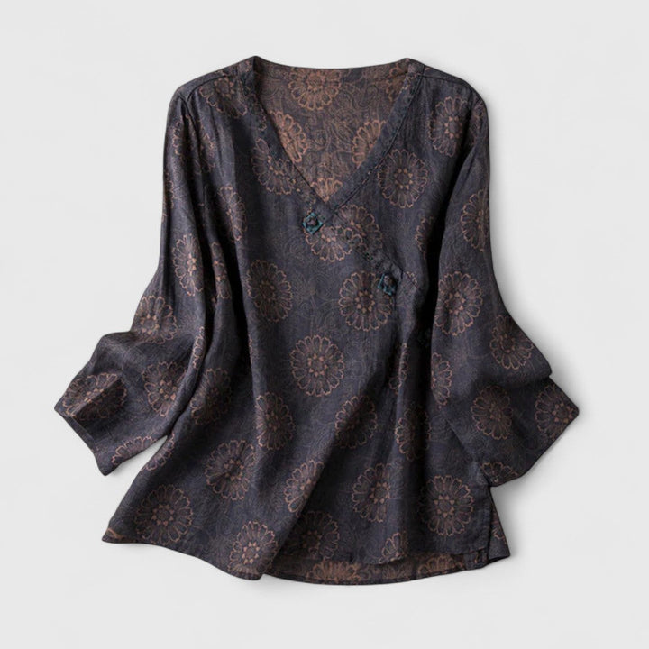 Isabel y Miguel Madrid Solene comfortable blouse in soft fabric, featuring a relaxed fit and stylish design, perfect for casual wear.