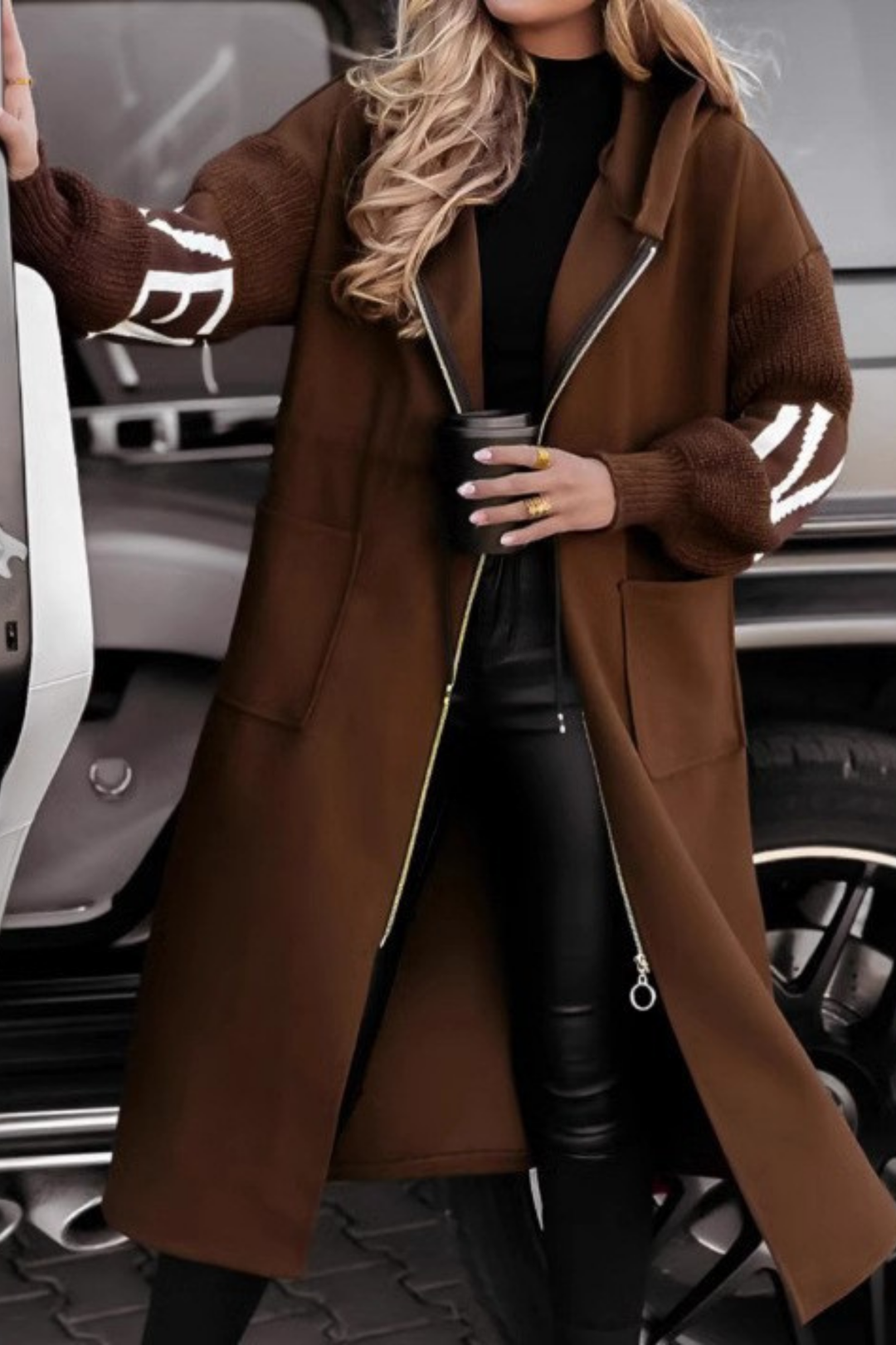 Elena | Chaqueta de mujer con mangas de punto y capucha - Carlos Hernández Madrid