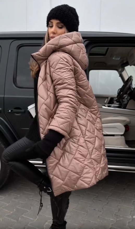 Martina | Elegante chaqueta de plumón acolchada con capucha - Carlos Hernández Madrid