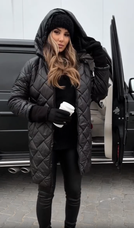 Martina | Elegante chaqueta de plumón acolchada con capucha - Carlos Hernández Madrid