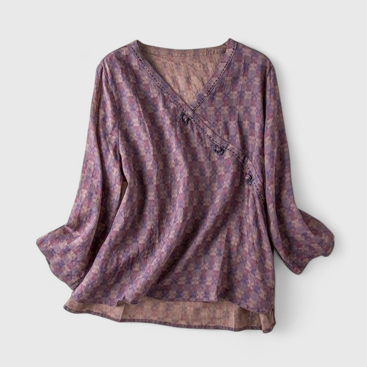 Isabel y Miguel Madrid Solene comfortable blouse in soft fabric, featuring a relaxed fit and stylish design.