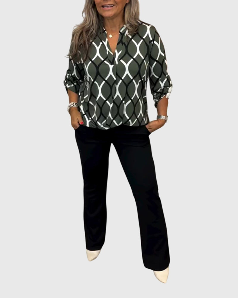 Isabel y Miguel Madrid Janny™ informal top, casual women's blouse in soft fabric, shown in a relaxed fit with short sleeves.