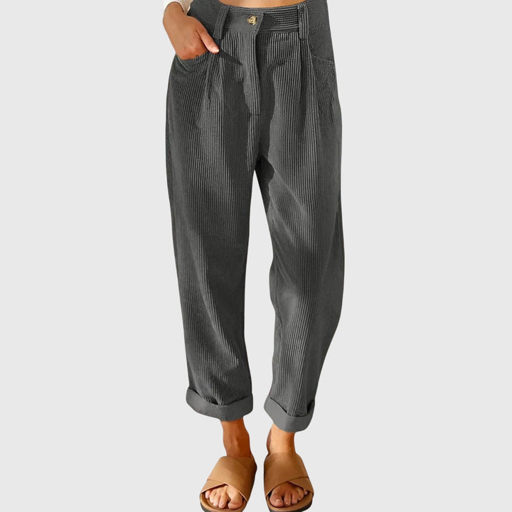 Jana - Modernos Pantalones de Pana - Carlos Hernández Madrid