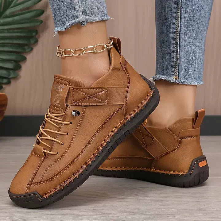 Saela | Orthopedic Sneakers - Carlos Hernández Madrid