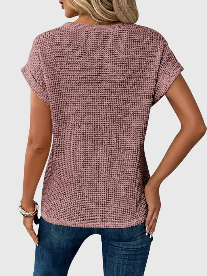 Isa™ Blusa chic con cuello redondo by Isabel y Miguel Madrid, featuring a stylish round neckline and elegant design.
