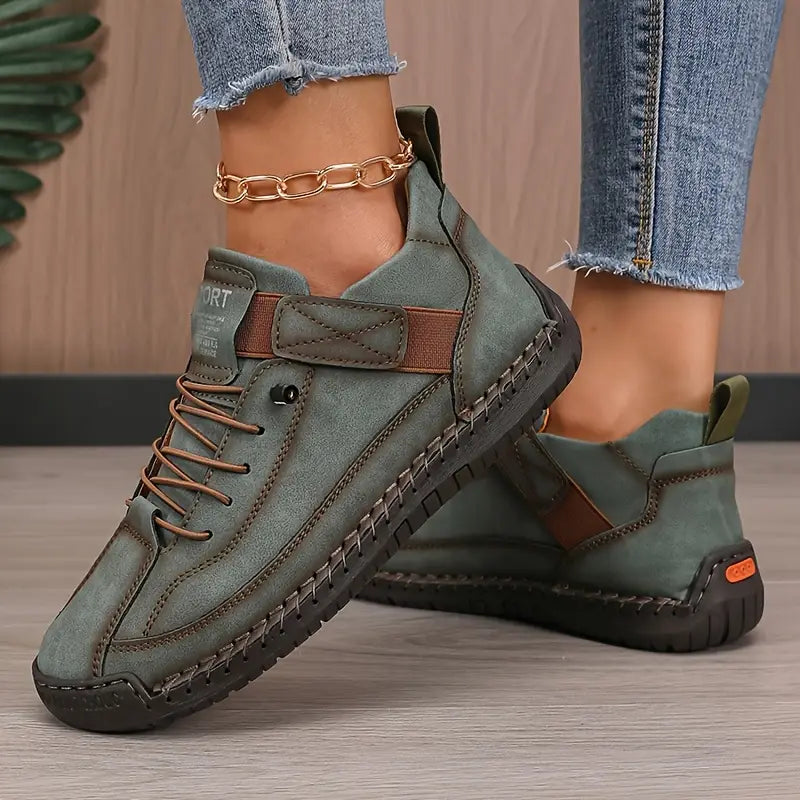 Saela | Orthopedic Sneakers - Carlos Hernández Madrid