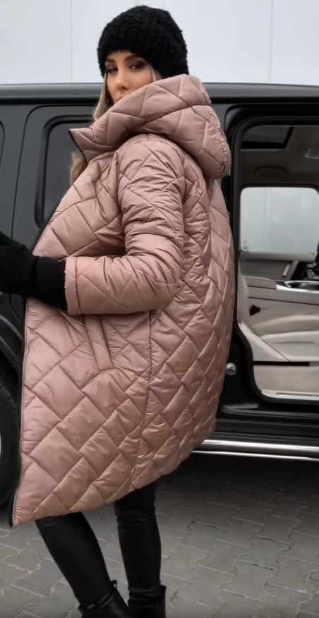 Martina | Elegante chaqueta de plumón acolchada con capucha - Carlos Hernández Madrid