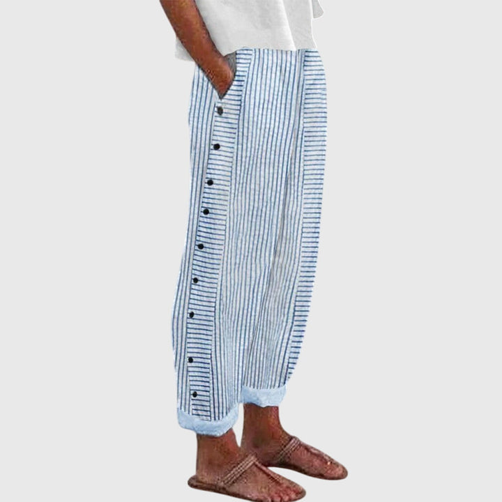 Pantalones chic para dama Bertha™ de Isabel y Miguel Madrid, estilo elegante y moderno en color neutro.