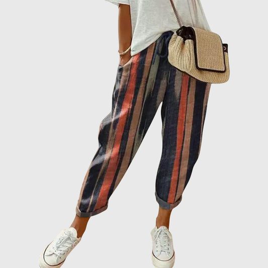 Pantalones de algodón cómodos de Isabel y Miguel Madrid, pantalones casuales con diseño relajado y tejido suave.