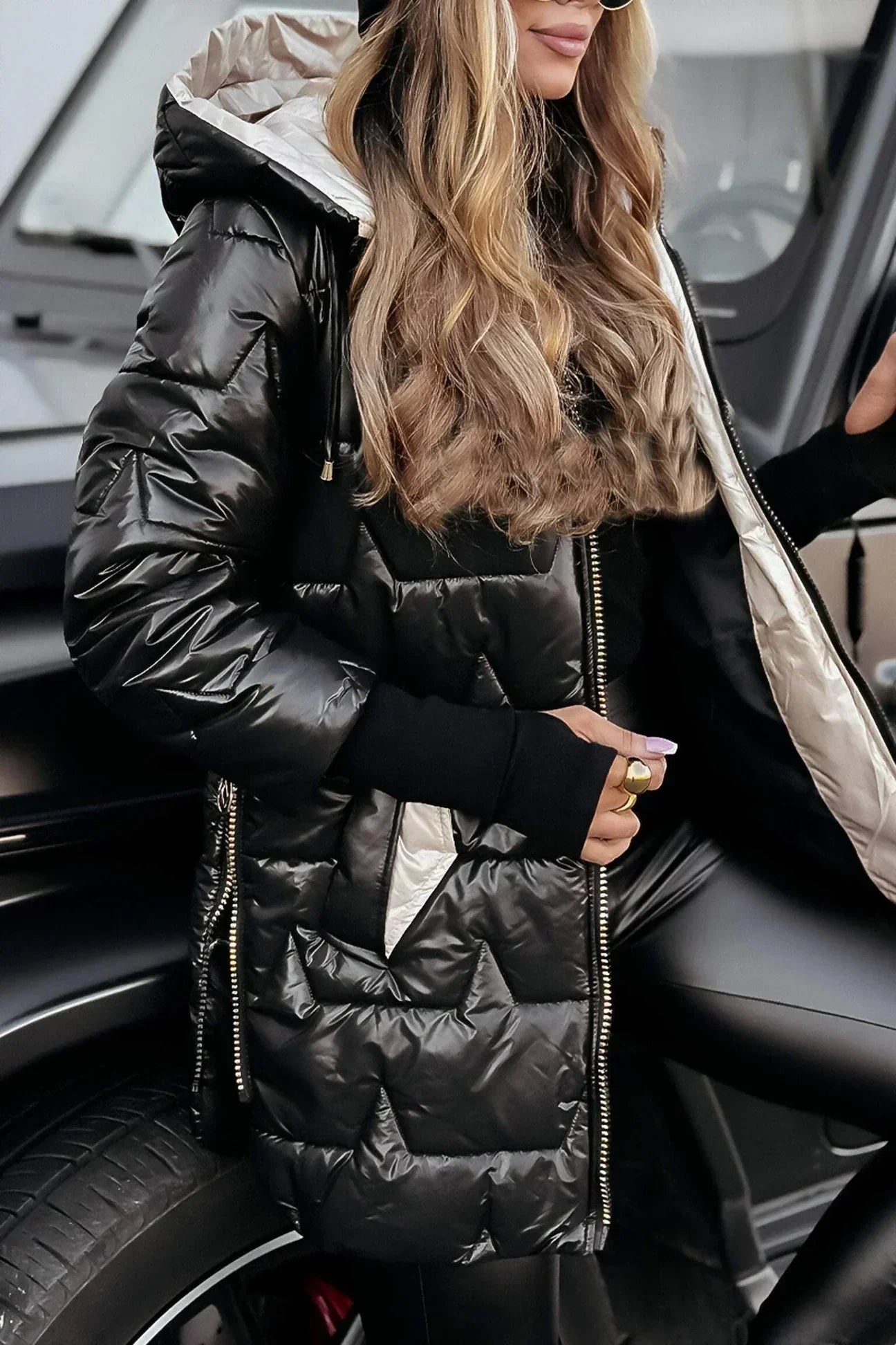Nora - Abrigo Elegante de Invierno con Capucha y Acolchado - Carlos Hernández Madrid