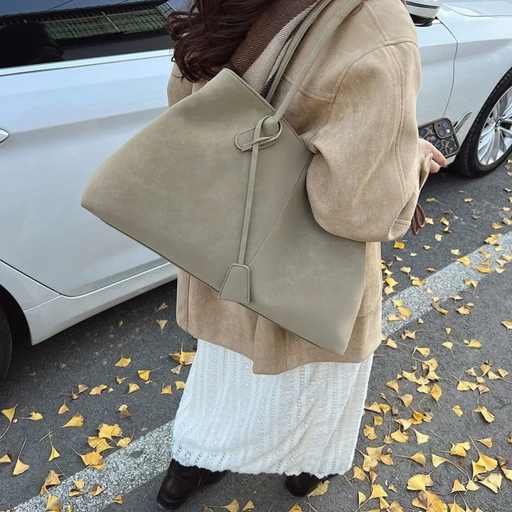 Kyadeeih | Elegante Tote Bag